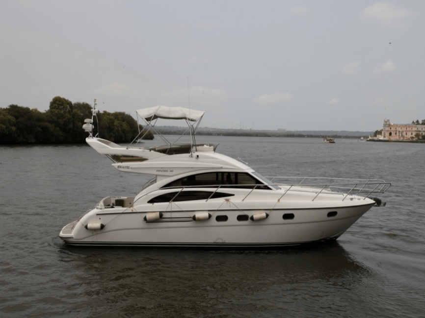 High-class luxury yacht tour in Goa