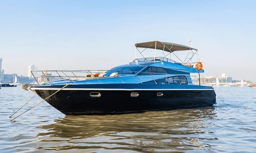 "Glamorous motor yacht experience in Mumbai"