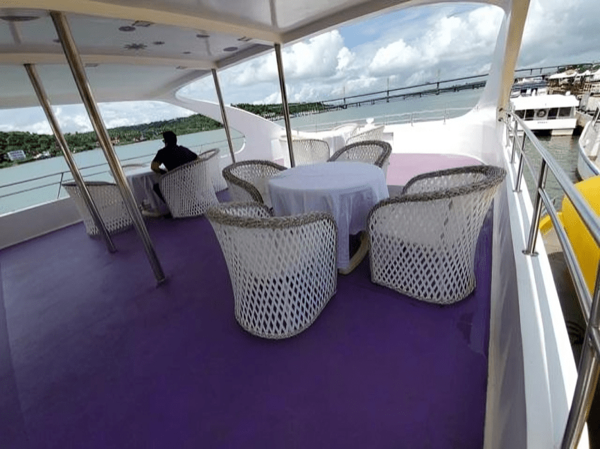 Chic yacht rental for unforgettable Goa memories