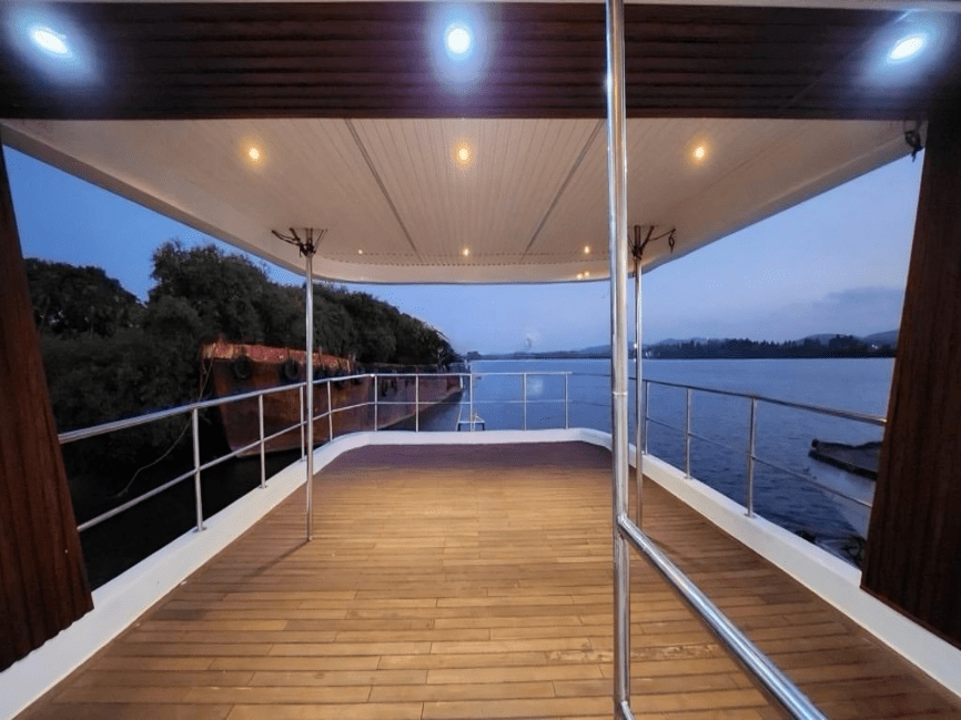 Fine luxury yacht excursion in Goa
