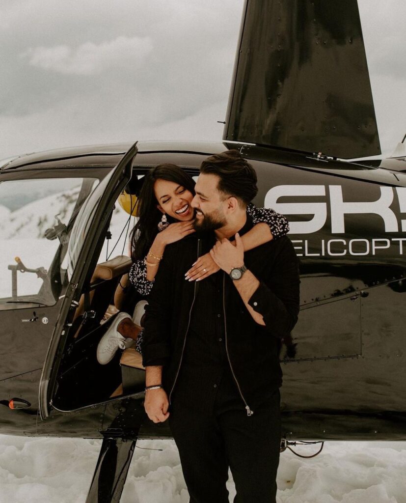 Yacht & Helicopter Date: An experience that takes your love story to new heights.