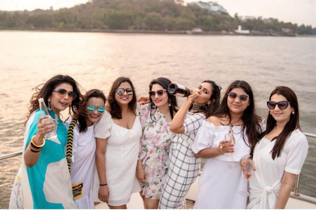 Create lasting memories with your girlfriends on a private yacht for a feminine fiesta.