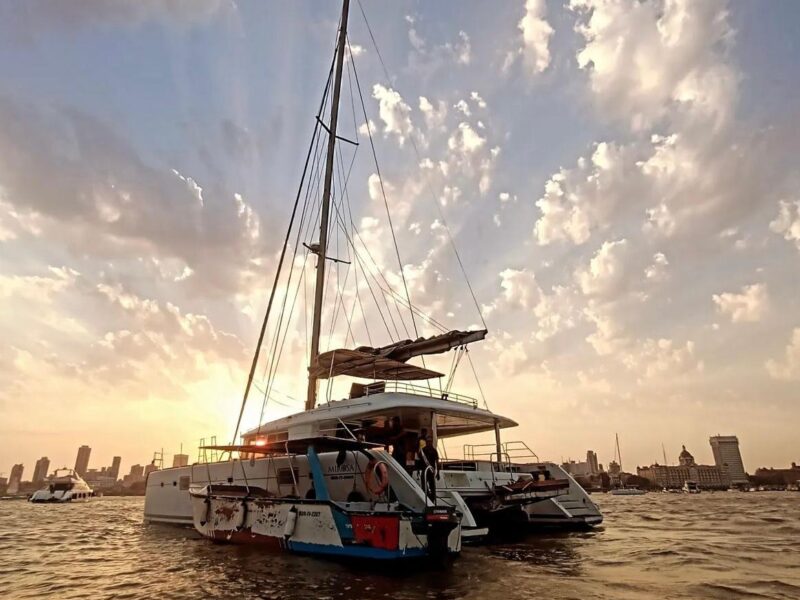 Luxury travel India - Explore Mumbai by yacht sailing tours