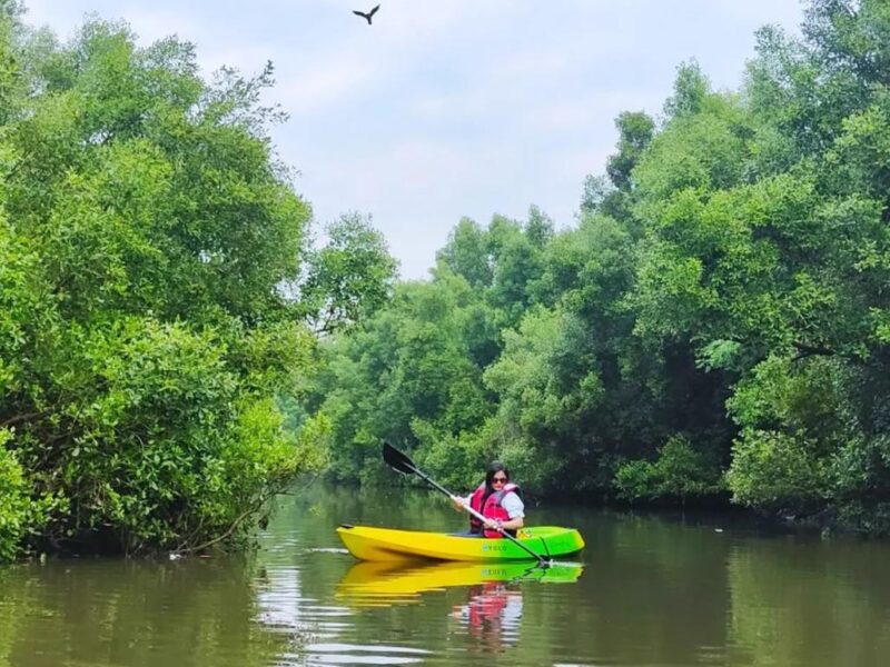 Pondicherry tourism: enjoying kayaking in Pondicherry.