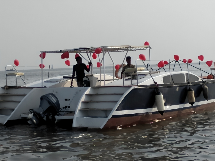 Booking yacht in Mumbai.