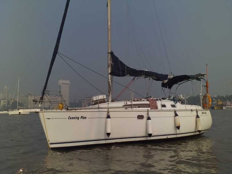 Book a private yacht jeanneau 34 in Mumbai.