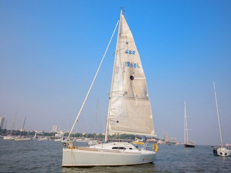 Malbac-yacht-rental-mumbai