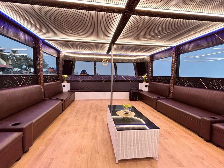 Yacht-for-rent-in-goa-zia-bella