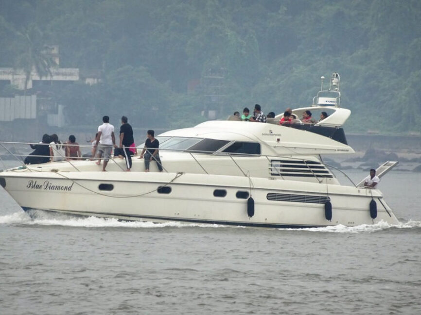 blue-diamond-yacht-goa-photo