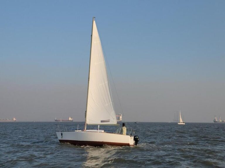 j-24-yacht-in-mumbai