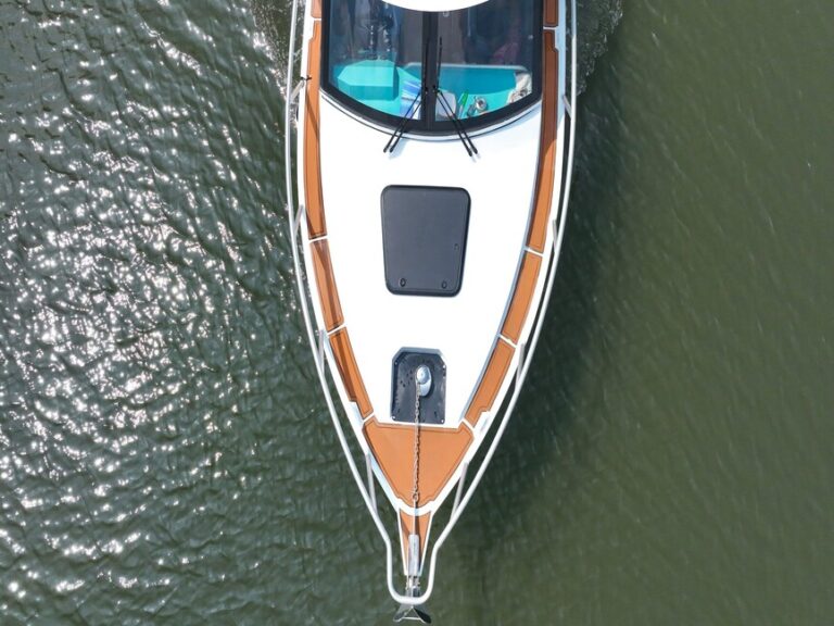 sea-blue-fin-yacht-rental-goa