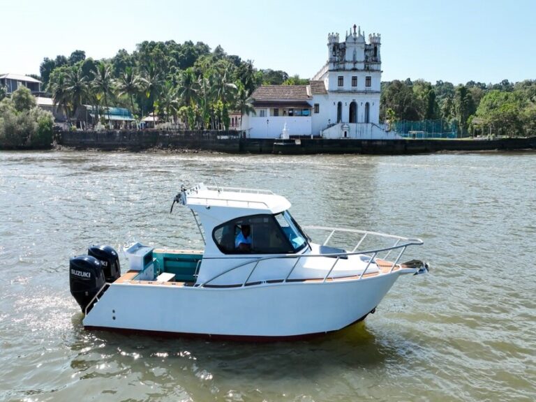 sea-white-fin-goa