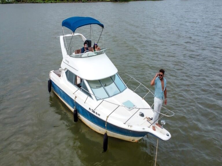 Bayliner-goa-yacht