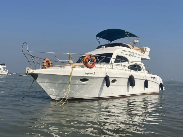 Royal-majestic-yacht-booking-mumbai