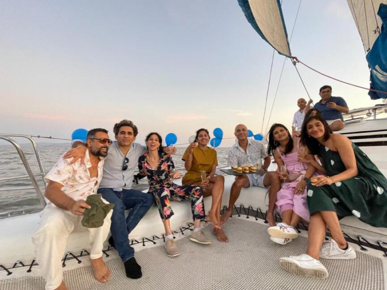 Book-island-spirit-mumbai-yacht