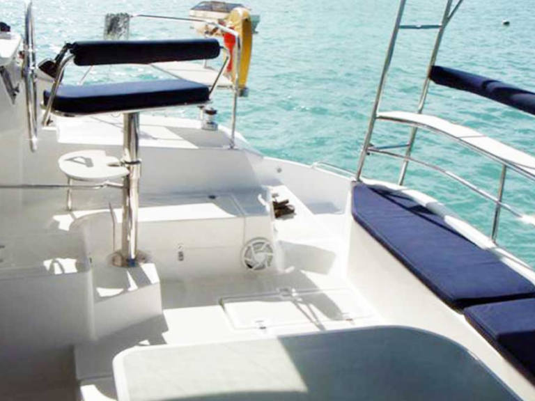 Island-Spirit-yacht-mumbai