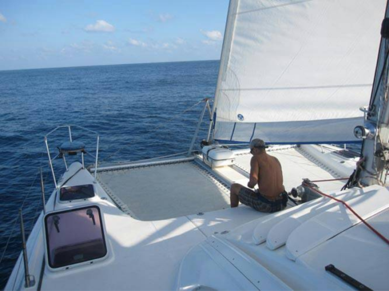 Island-spirit-sailing-yacht-mumbai