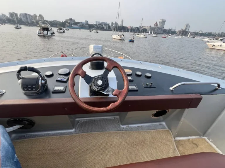 Motor-Yacht-Mumbai-Fair-Line