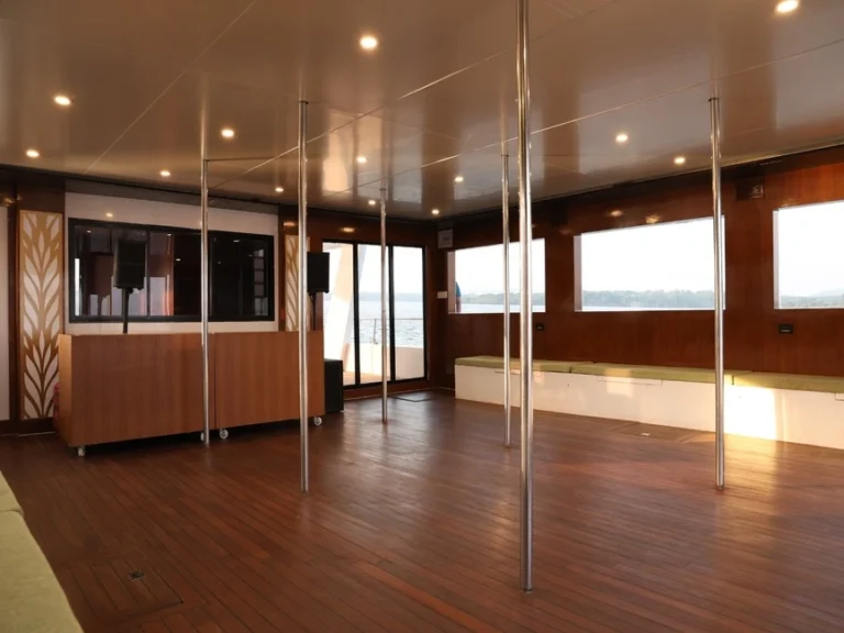 Leomar-Party-Cruise-Goa