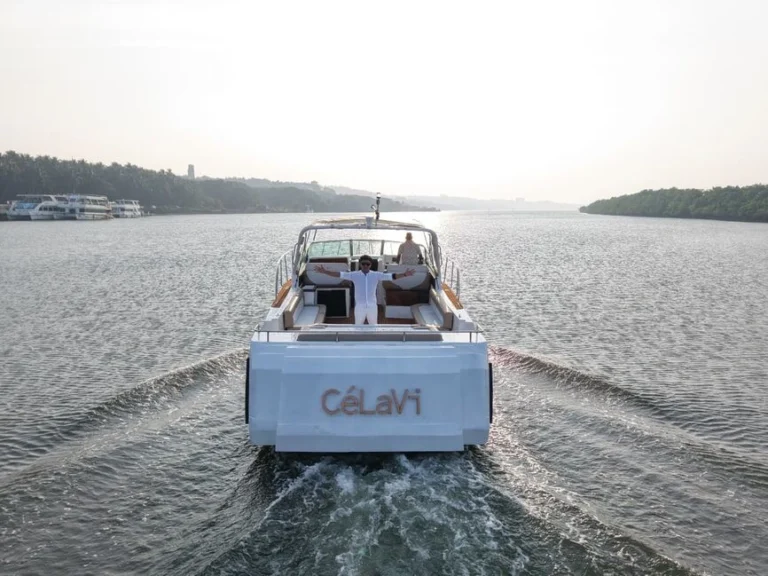 Luxury-Yacht-Goa-Celavi