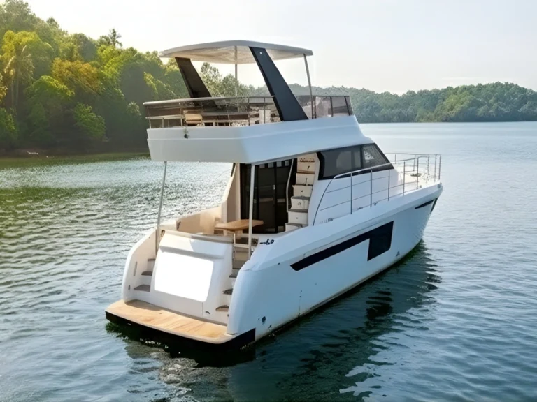 Rent a private yacht Havana Vikings goa